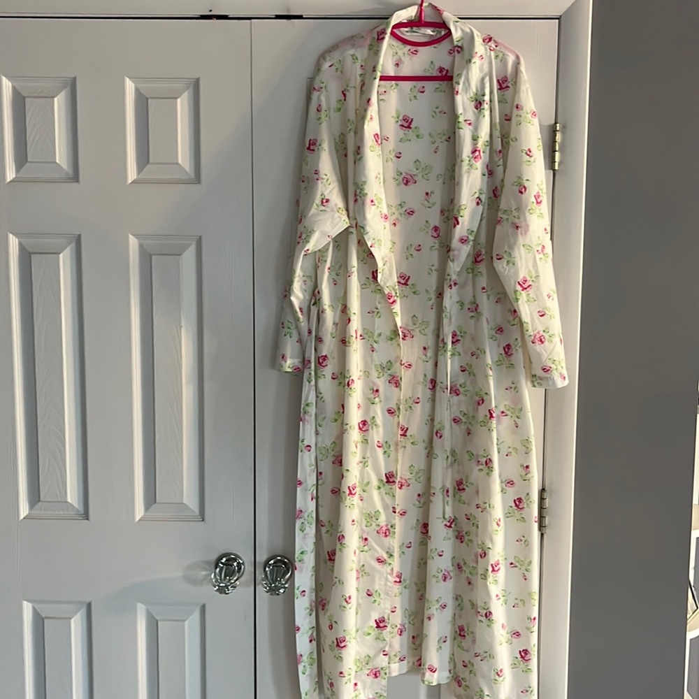 Vintage Victoria’s Secret 100% cotton full length robe size L